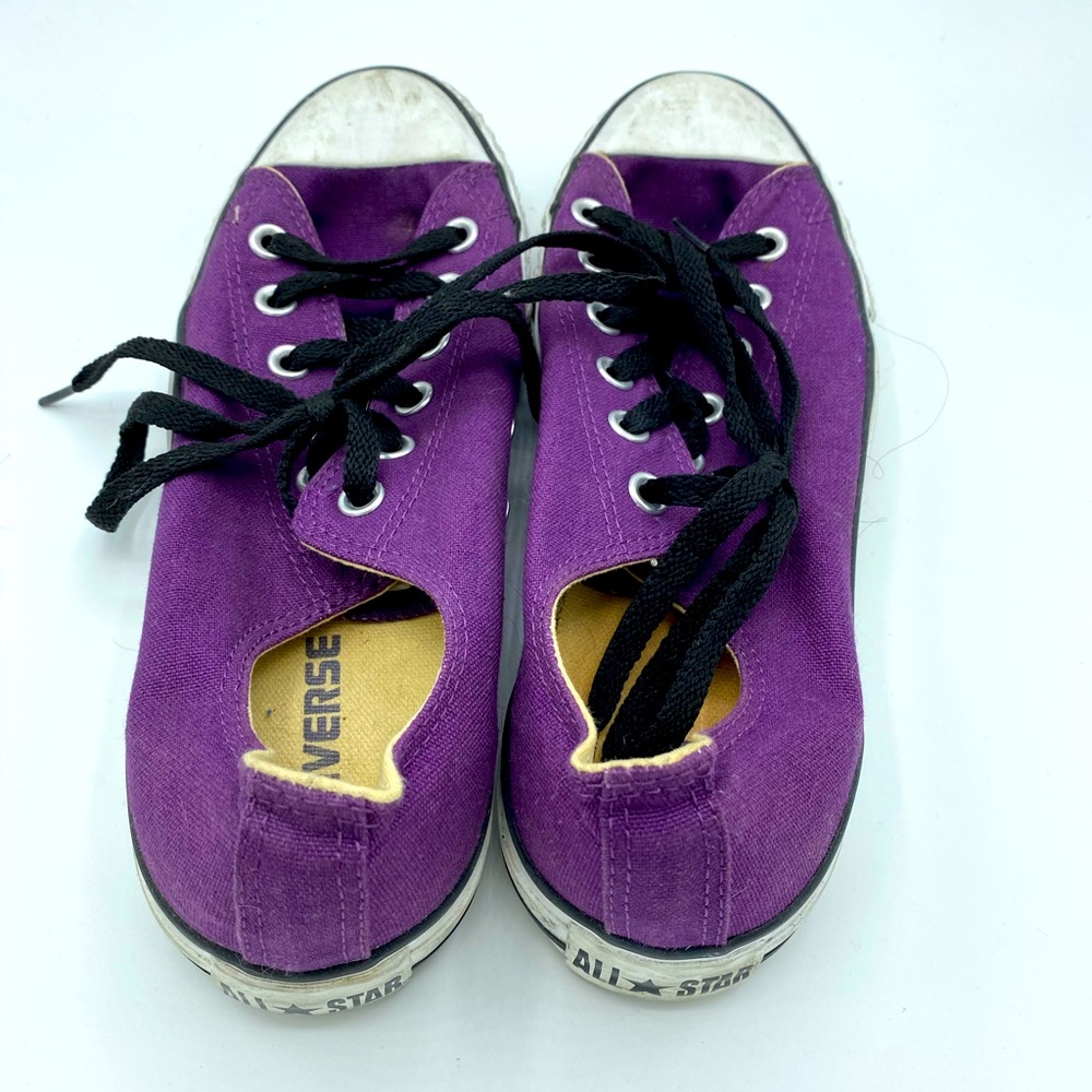 Women’s Converse size 9